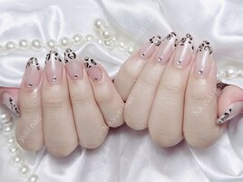 ヒョウ柄フレンチネイル