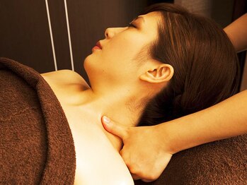 ペルラスパ 六本木店(Perla SPA)/デコルテ～首