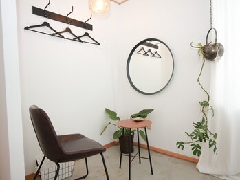 インテリウス(INteRius.)/サロン