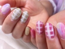ネイルドソウ(NAIL DE SOU)の雰囲気（ギンガムチェックで手元からおしゃれ☆）