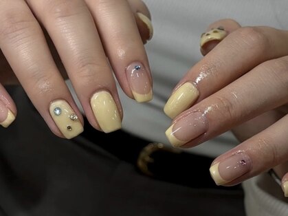 スリー(THREE.)の写真