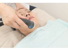 漢和ヒーリング 浅草橋の雰囲気（リフトアップと小顔矯正を一回でも実感できる超音波機器）
