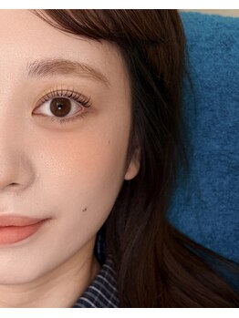 eyelash salon ON. 薬院/薬院大通【まつげパーマ・パリジェンヌ・眉毛・LEDマツエク】の写真/自まつげも最大限に活かしたナチュラル可愛い目元に♪30種類以上のロッドから選ぶオーダーメイド施術☆