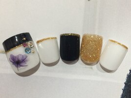 バイカラーフラワーネイル