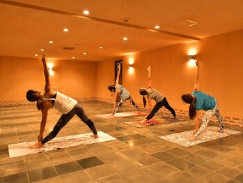 岩盤ヨガスタジオ バトゥバトゥ(batubatu)/岩盤ヨガ