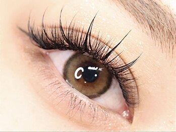 シシュ アイラッシュ 梅田店(SyiSyu eyelash)の写真/自まつ毛への負担を軽減した【フラットラッシュ】★ふわっと軽い着け心地とモチの良さで支持される信頼店