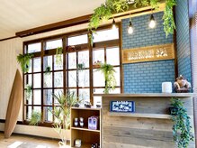 ハレノヒスパ(HARENOHI SPA)の雰囲気（お客様が最初に目にするフロントです！ハワイの陽気さを演出）