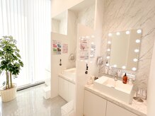 エスビューティーラボの雰囲気（パウダールーム♪エステ後そのままお出かけする事が出来ます。）