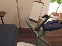 ブルービードロ(Blue beedro)の雰囲気（帰りに身だしなみを整えられるスペースございます。）