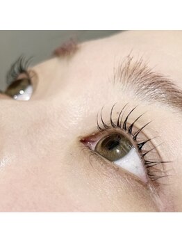 エクシアホワイトニング 碧南店/パリジェンヌ×ホワイトニング