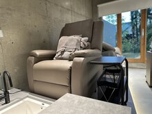 イデアバイロンド(idea by Rond)の雰囲気（ほぼ100%のお客様が爆睡する極楽チェアでフット施術♪）