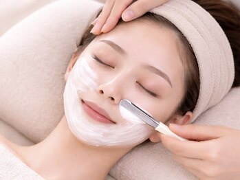 アイラッシュ ユマ フロム ゆみ美容室(YUMA)の写真/素肌の色ツヤがワントーンアップ♪プロによるシェービングでくすみのないパッと明るい、うるおい肌に。