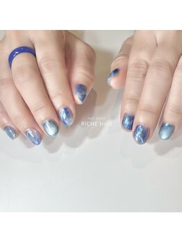 リッシュ トロワ(RICHE trois)/奥行き感ブルーニュアンスネイル