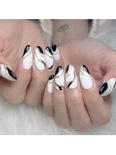 モモ(Momo)/うねうねネイル