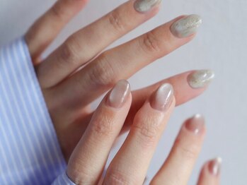 ディー ネイル アイラッシュ ヒサヤ(DEE nail×eyelash hisaya)の写真/シンプルな中にもあなたらしい個性が光る、そんなデザインを多数取り揃え。【パラジェル◆定額¥3980～】