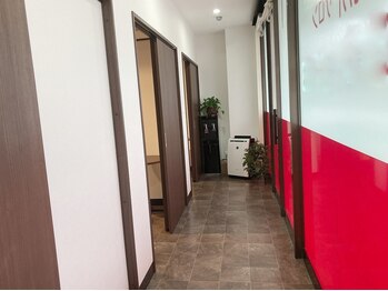 ヤクルトフェイシャルサロン 別所/こちら左手が施術のお部屋です☆