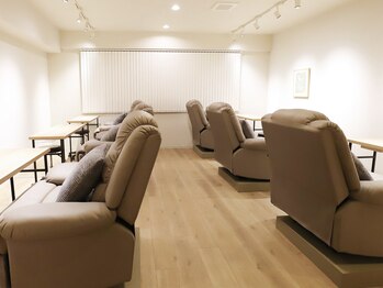 ディー ネイル アイラッシュ ヤバ(DEE nail×eyelash yaba)