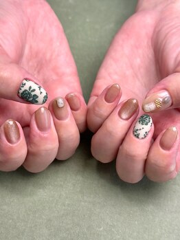 ラブナ(LOVENA)/フラワーネイル