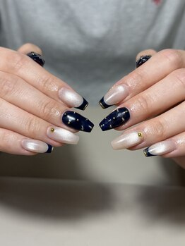 バイムーンサロン(By Moon Salon)/黒フレンチマグネットネイル