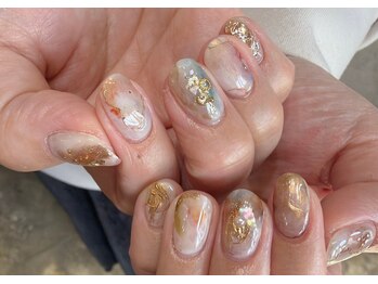 アティックネイルアトリエ(attic nail atelier)の写真/「やりたい!」を形にする実力派のサロン★丁寧なカウンセリングと繊細な手描きアートで,理想の指先を再現!