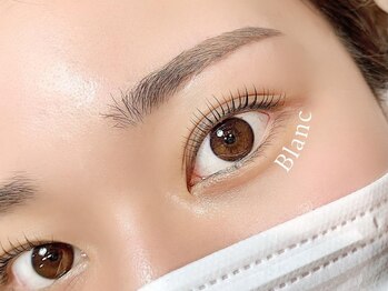 アイラッシュサロン ブラン 名古屋パルコ店(Eyelash Salon Blanc)の写真/【ダメージレス!次世代まつげパーマ】根元から立ち上げパリジェンヌでぱっちり!束感仕上げで流行りの目元◎