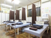 まな鍼灸整骨院の雰囲気（完全予約制のため、落ち着いた空間で施術を受けて頂けます☆）