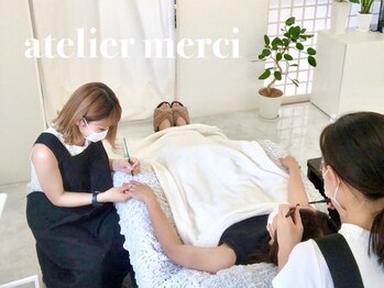 アトリエメルシー 青葉台(atelier merci)の写真/カラーエクステで大人のおしゃれを満喫♪eyeもnailもできるトータルビューティーサロン★[青葉台]