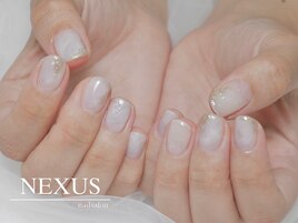 涼しげなブルーホワイトネイル