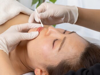 サロンウム(Salon umu)/くすんだ唇をウルウルピンクに