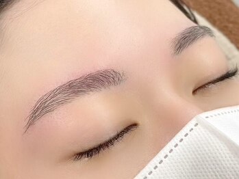 リリーラッシュ 国分寺北口店(LilyLash)の写真/お顔の印象を左右する眉はプロにお任せ♪プロがぴったりの眉デザインをご提案！まつ毛メニュー同時施術も◎