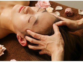 健幸サロン 大足 十日市店/ヘッドマッサーシ