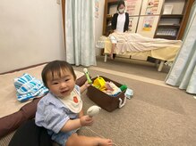 子育てママの整体サロン/施術中のお子様の様子
