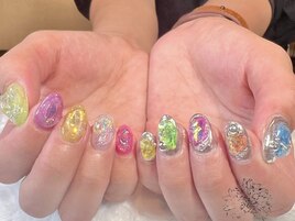 カラフルうるうるネイル