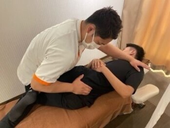 カラダファクトリー 用賀店の写真/コリ固まった筋肉を緩め、蓄積した疲れやだるさをしっかりと解消◎お仕事帰りにもお気軽に立ち寄れます♪
