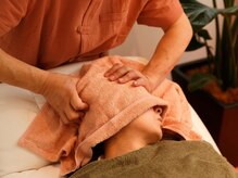 頭ほぐし（ドライヘッドスパ）/無水による頭の筋肉のストレッチ