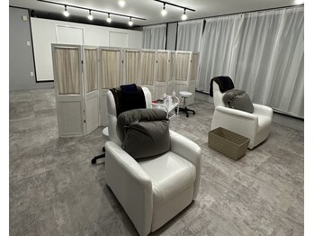 ホワイトアイ 宜野湾(WHITE EYE)/【宜野湾/浦添/沖縄】アイブロウ