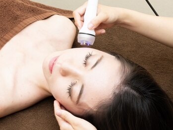 ココロミ(cocoromi)の写真/《小顔◎ハイパーナイフフェイシャル/レモンボトル♪》結果重視/フェイスラインを整えスッキリ小顔☆