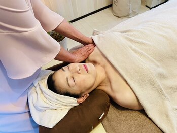 ほっとサロンの写真/【ガチガチ肩こり・疲れが抜けない首こりに】指先から頭皮まで全身流し切りご褒美リンパ/頭痛・眼精疲労◎