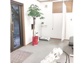 こころプラス整骨院/O脚・X脚矯正用マシン