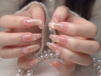 バピュネイルの写真/圧巻の800色展開!!肌を美しく魅せる”運命の1色”が見つかる☆上品シンプル～華やかデザインまで対応可◎