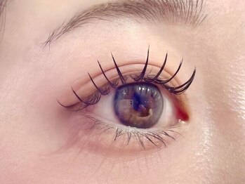 スリーアイ 梅田中崎町(THREE EYE)の写真/モチが1.5倍~2倍【LEDマツエク】導入★2ヶ月経ってもバラつかず"形状記憶技法"で綺麗なデザインが続く