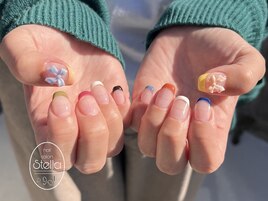 カラフルフレンチネイル
