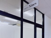 ナインズ(nines)の雰囲気（こちらの看板が目印★完全貸し切り＆個室で男性も来店しやすい！）