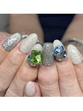 ソラール(SOLAR)/ビジューネイル☆