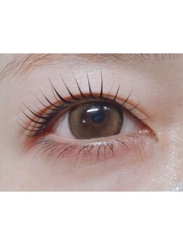 ナチュラル上品な目元にしたい