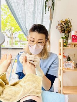 ドクターネイル爪革命 群馬両毛店の写真/ガサガサかかとや痛い魚の目を徹底ケア!専用マシンでつるつるの足裏へ導く!足のニオイ、蒸れ対策にも◎
