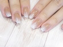 キャミ ネイル(CAMMY NAIL)/白グラデーション