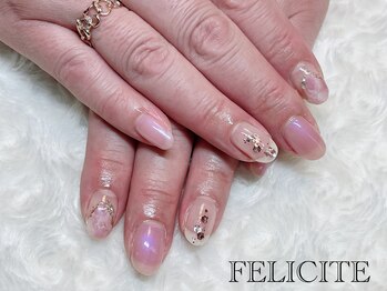 フェリシテ(FELICITE)/