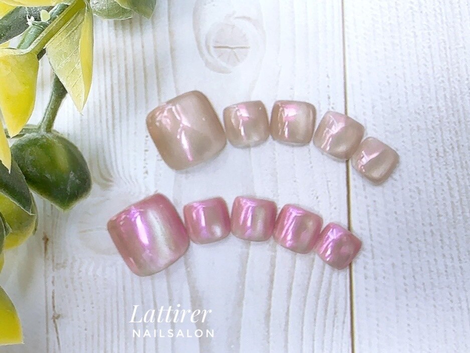 2025年-2026年冬トレンド】オーロラミラー フットのネイルデザイン集