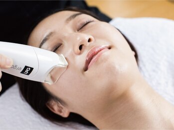 エスコス 豊中店(ESCOS)の写真/エイジングケアサロンで若見え究極のリフトケア！ふっくらハリ肌で、ほうれい線対策に☆